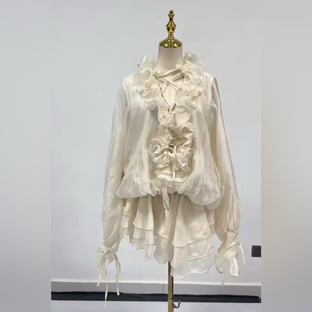 NEW $158 Romantic Ellena Rose Cream Ruffled Top/Dress - Picture 2 of 6